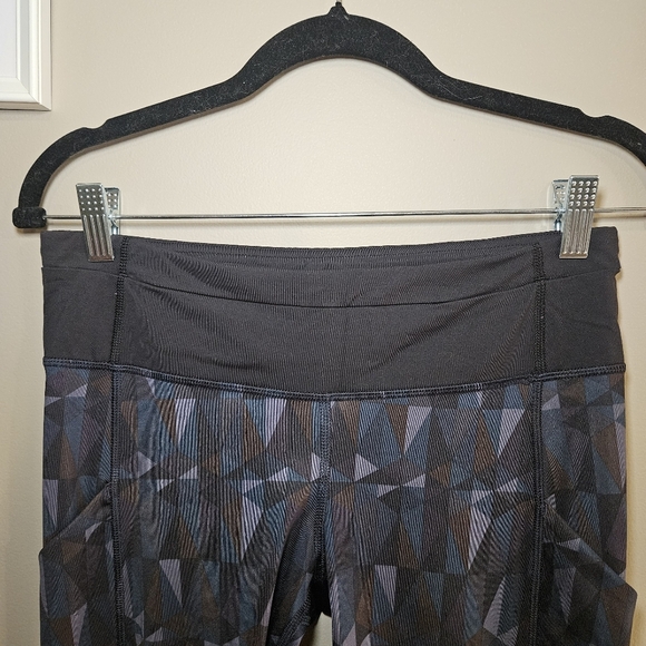 Lululemon Fast and Free Mid-Rise Running Tight With Pockets - Picture 3 of 10